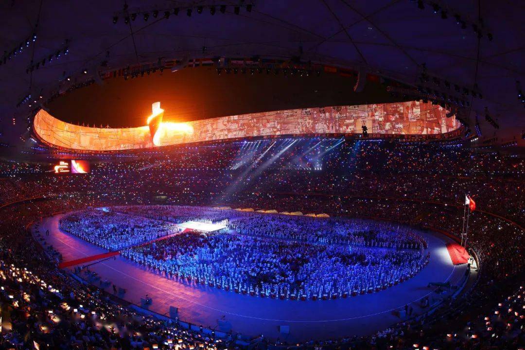 东京奥运会是什么奥运会？一场在裂缝中盛开的人类庆典