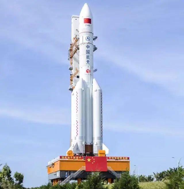 长征五号，那个把中国人胖五送上天的大家伙，到底有多牛？